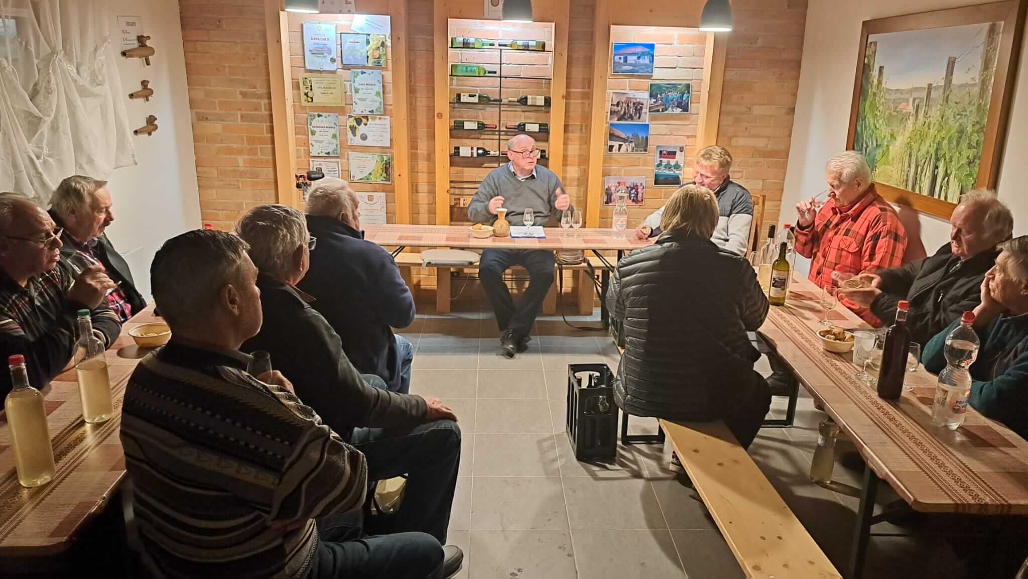 Hodnotenie vinohradníckeho ročníka 2025 a poučenie z degustácie v Komjaticiach